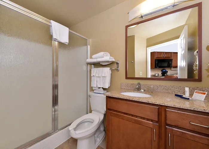 Candlewood By Ihg Gillette