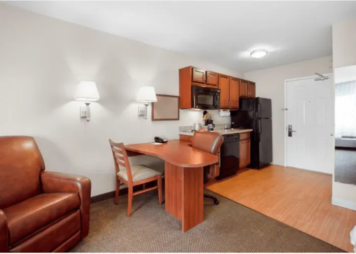 Hotel Candlewood By Ihg Gillette