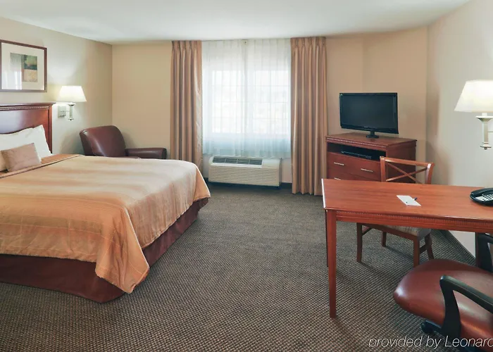 Candlewood By Ihg Gillette