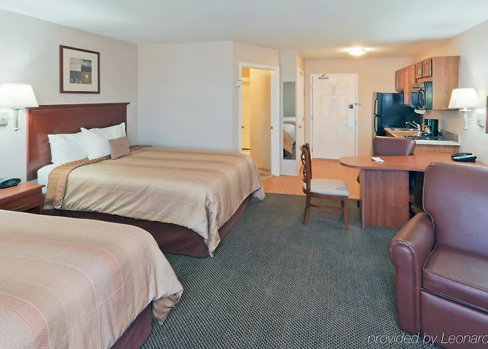 Candlewood By Ihg Gillette