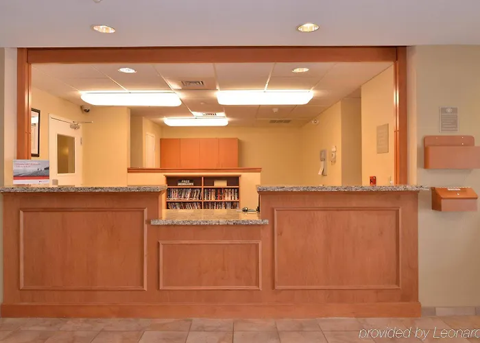 Candlewood By Ihg Gillette